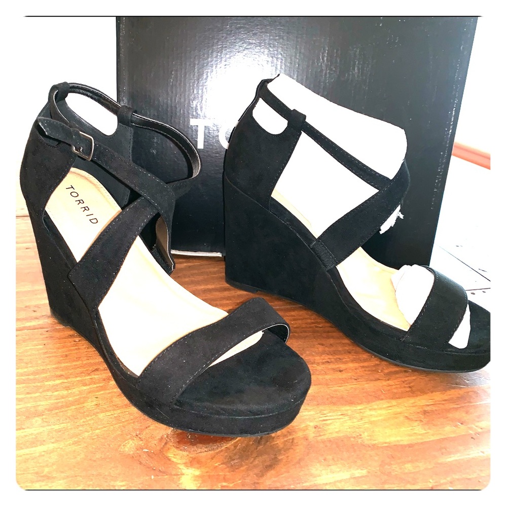 Black Wedges 9w -Torrid